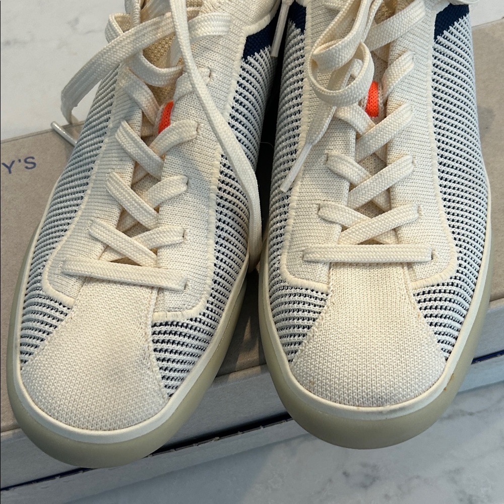 VG Rothy's Knit Lace-Up Sneaker in Cream & Navy (sz 8.5) - Picture 6 of 7